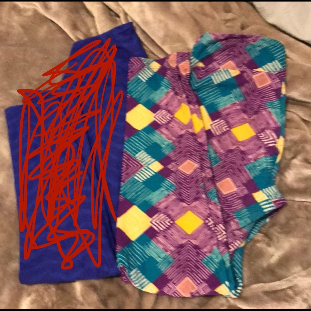 One pair of LLR leggings, EUC, OS.